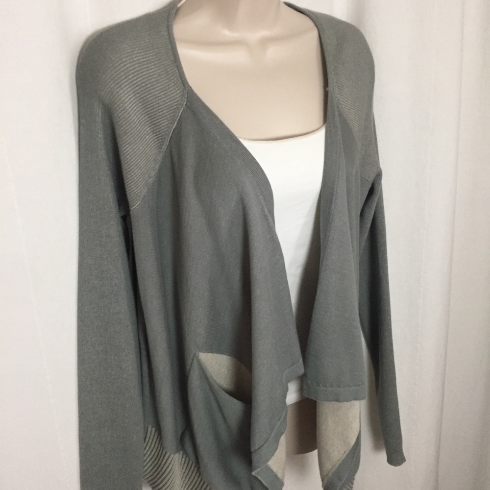 ❌SOLD❌CAbi S Pocket Cardigan Style 5132